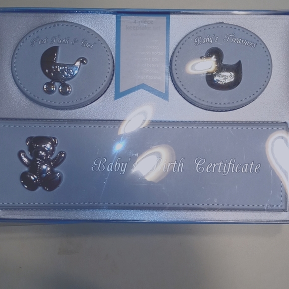 4 piece keepsake set for your new born. - Picture 1 of 4